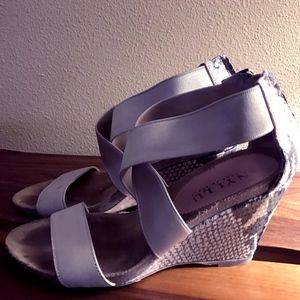 Anyi Lu Women’s Cristina Platform Sandal size 6